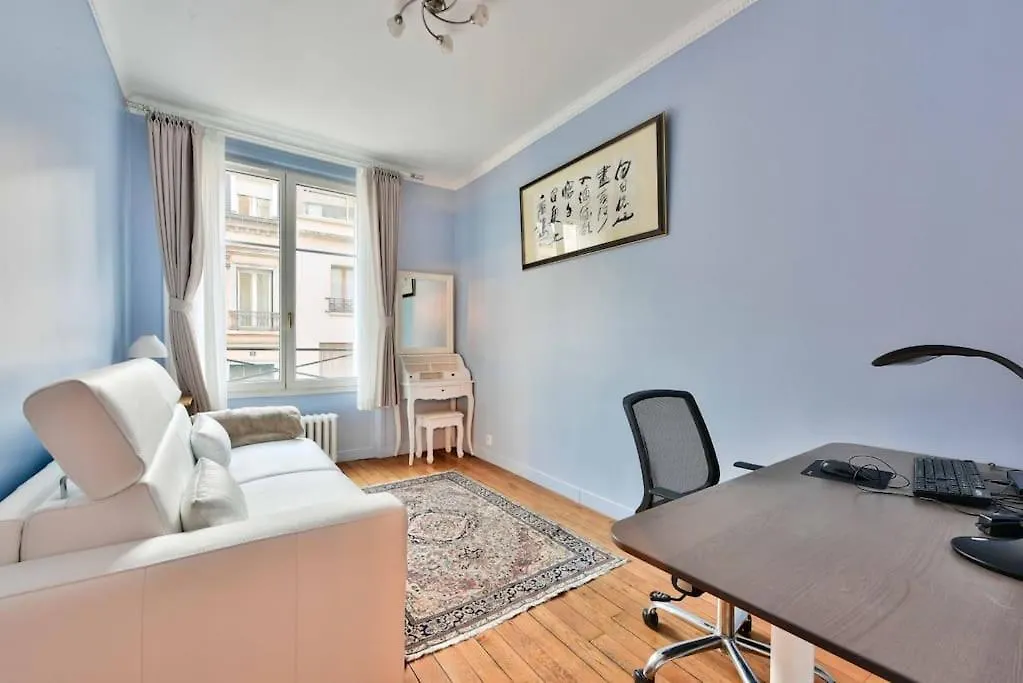 Nice 3br Flat Near Porte D'orleans Metro Station 아파트
